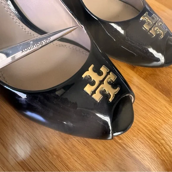 Tory Burch Jade Peep Toe Patent Leather Wedge Pumps Black Size 8 - Picture 9 of 12